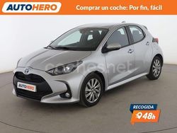 Gris Usado 2024 Toyota Yaris Hybrid Active Berlina | 20.499 € (Buen precio)