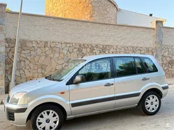 Gris / plata Usado 2012 Ford Fusion Ambiente Berlina | 4790 € (Precio justo)