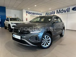 Gris / plata Usado 2023 VW T-Roc Life SUV | 24.900 € (Precio justo)