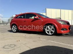 Rojo Usado 2006 Opel Astra GTC Sport Berlina | 2800 € (Precio justo)