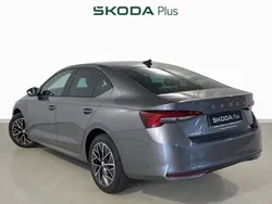 Gris Usado 2024 Skoda Octavia Selection | 28.900 € (Precio justo)