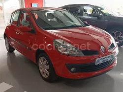 Rojo Usado 2007 Renault Clio II Berlina | 4900 € (Un poco caro)