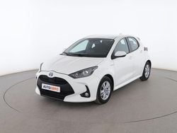 Blanco Usado 2021 Toyota Yaris Hybrid Active Utilitario | 17.099 € (Precio justo)