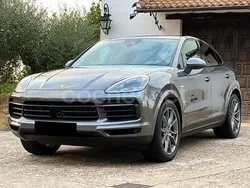 Gris / plata Usado 2020 Porsche Cayenne SUV | 67.999 € (Buen precio)