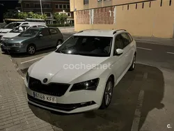 Blanco Usado 2017 Skoda Superb Familiar | 12.500 € (Precio justo)