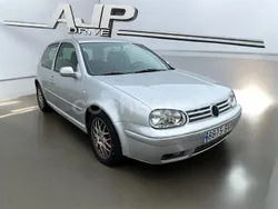 Gris / plata Usado 2002 VW Golf IV Highline Berlina | 3990 € (Precio justo)
