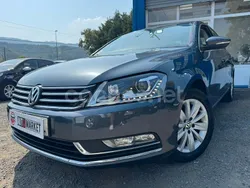 Gris / plata Usado 2015 VW Passat Sportline Berlina | 11.995 € (Precio justo)