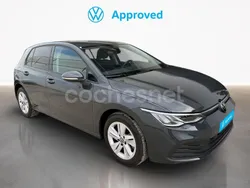 Gris / plata Usado 2024 VW Golf VIII Life Berlina | 28.400 € (Precio justo)