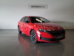 Rojo Nuevo 2025 Skoda Octavia SportLine Berlina | 36.400 € (Caro)