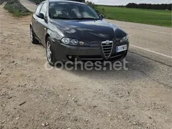 Beige Usado 2008 Alfa Romeo 147 Distinctive Utilitario | 4200 € (Precio justo)