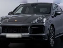 Gris Usado 2021 Porsche Cayenne SUV | 104.900 €