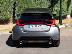 Gris / plata Usado 2024 Toyota Yaris Berlina | 50.995 €