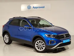 Azul Usado 2024 VW T-Roc Life SUV | 25.900 € (Precio justo)