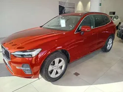 Rojo Usado 2023 Volvo XC60 Core SUV | 40.800 € (Precio justo)