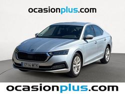 Gris plata Usado 2024 Skoda Octavia Selection Berlina | 23.546 € (Un poco caro)