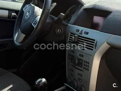 Gris / plata Usado 2007 Opel Astra GTC Sport Berlina | 4600 € (Precio justo)