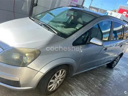 Gris / plata Usado 2008 Opel Zafira Essentia Monovolumen | 3500 € (Un poco caro)