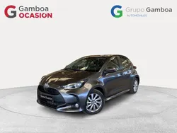 Gris Usado 2024 Toyota Yaris Hybrid Active Berlina | 20.490 € (Precio justo)