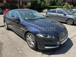 Azul Usado 2014 Jaguar XF Premium Luxury Berlina | 4000 €