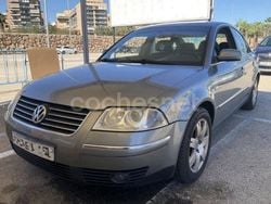 Gris / plata Usado 2002 VW Passat Trendline Berlina | 3999 € (Precio justo)