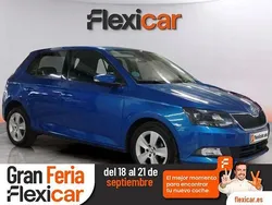 Azul Usado 2016 Skoda Fabia Ambition Berlina | 9690 € (Precio justo)