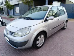 Gris / plata Usado 2006 Renault Scénic II Dynamique Monovolumen | 2300 € (Buen precio)