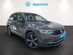 Gris / plata Usado 2024 VW Tiguan Life SUV | 33.900 € (Precio justo)