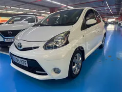 Blanco Usado 2013 Toyota Aygo City Utilitario | 6900 € (Caro)