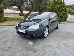 Gris / plata Usado 2006 VW Golf V Sportline Berlina | 7800 € (Precio justo)