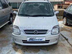 Gris / plata Usado 2003 Opel Agila Enjoy Berlina | 600 €