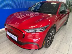 Rojo Usado 2022 Ford Mustang Mach-E Premium SUV | 34.683 € (Super precio)