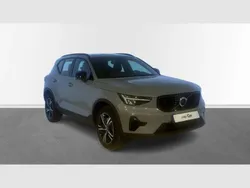 Gris Usado 2024 Volvo XC40 Plus SUV | 37.900 € (Precio justo)