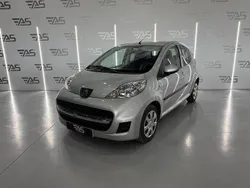 Gris Usado 2010 Peugeot 107 Utilitario | 5900 €