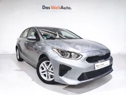 Gris / plata Usado 2022 Kia Ceed Berlina | 14.490 € (Buen precio)
