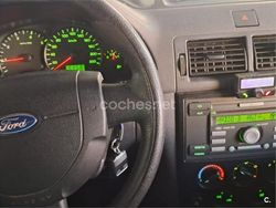 Gris / plata Usado 2013 Ford Tourneo Connect Trend Monovolumen | 4500 € (Un poco caro)