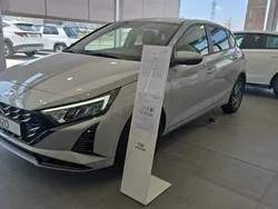Gris Nuevo 2025 Hyundai i20 | 19.500 € (Precio justo)