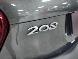 Gris / plata Usado 2015 Peugeot 208 Active Utilitario | 6990 € (Buen precio)
