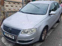 Gris / plata Usado 2007 VW Passat Highline Berlina | 4300 € (Precio justo)