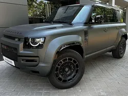 Verde Usado 2025 Land Rover Defender SUV | 219.900 €