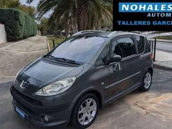 Gris / plata Usado 2009 Peugeot 1007 Sport Utilitario | 4900 € (Precio justo)