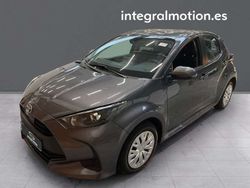Gris Usado 2022 Toyota Yaris Hybrid Active Berlina | 18.500 € (Precio justo)