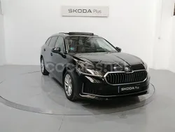 Negro Usado 2024 Skoda Superb Selection Familiar | 36.950 € (Un poco caro)