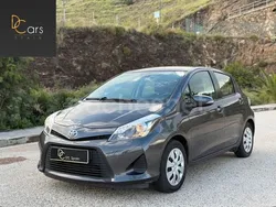 Gris / plata Usado 2013 Toyota Yaris Hybrid Advance Berlina | 13.990 € (Caro)