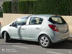 Gris / plata Usado 2009 Opel Corsa Berlina | 5200 € (Precio justo)
