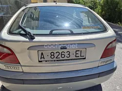 Gris / plata Usado 2000 Renault Mégane Berlina | 1500 €