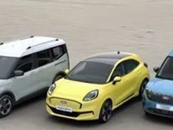 Azul Nuevo 2025 Ford Tourneo Connect Active Monovolumen | 42.900 €