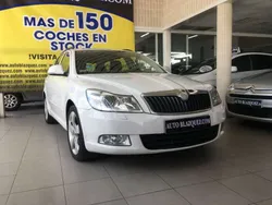 Blanco Usado 2010 Skoda Octavia Elegance Utilitario | 8400 €