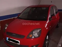 Rojo Usado 2008 Ford Fiesta Futura Utilitario | 3800 € (Precio justo)