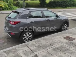 Gris / plata Usado 2022 Kia Stonic SUV | 17.200 € (Precio justo)