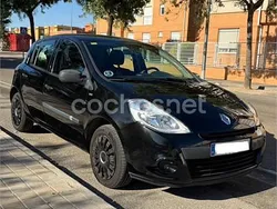Negro Usado 2011 Renault Clio II Berlina | 3900 € (Buen precio)